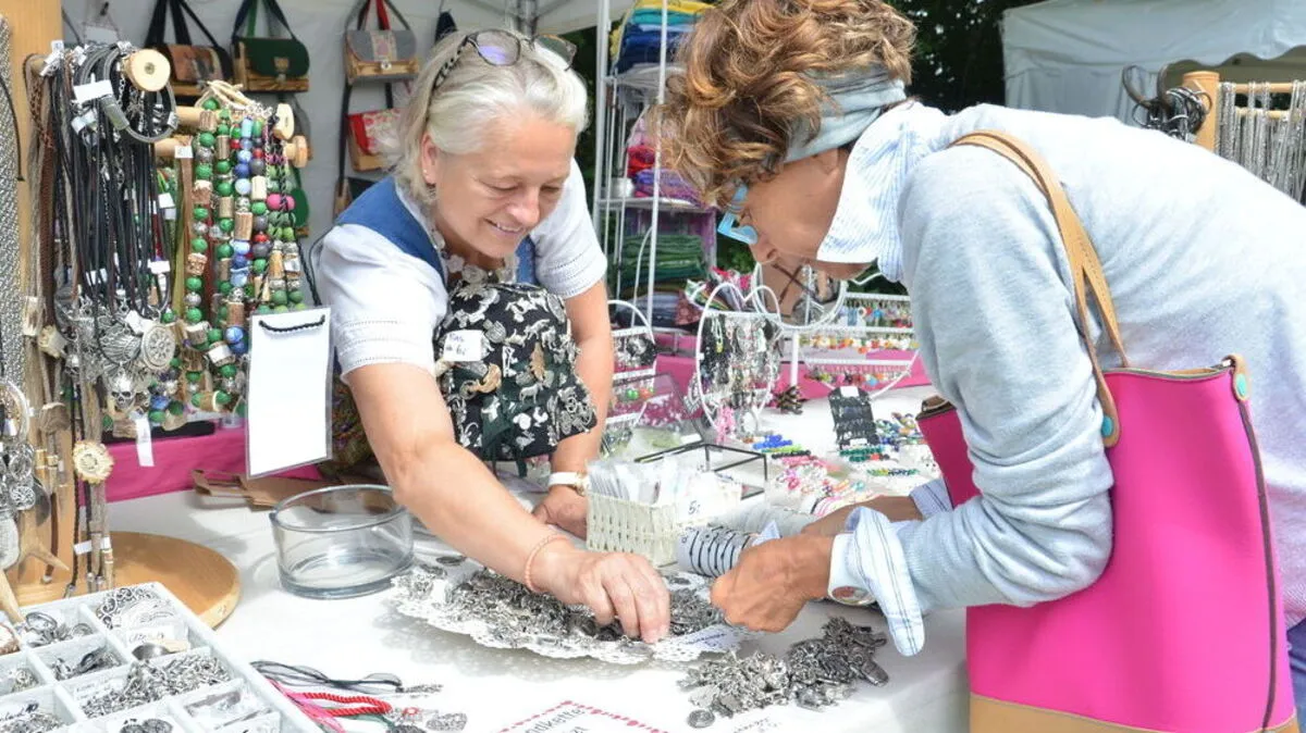 Beim Klostermarkt in Frohnleiten konnte gestern allerlei Schmuck erstanden werden.