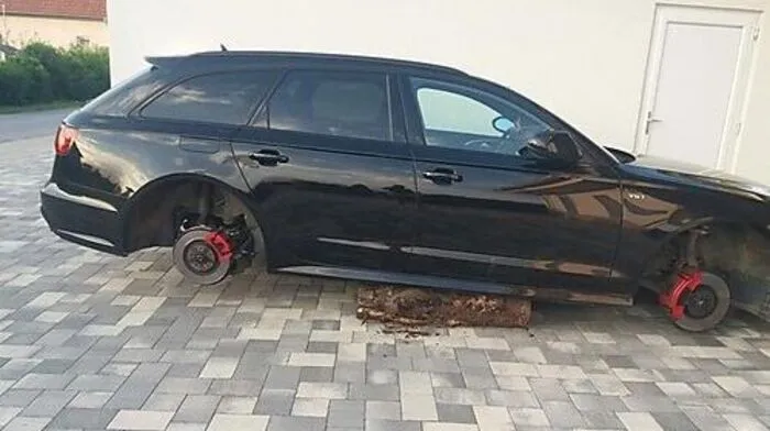 Der jüngste Fall einer Serie: Mitten im Wohngebiet in Seiersberg-Pirka wurden bei einem Auto die Reifen abmontiert