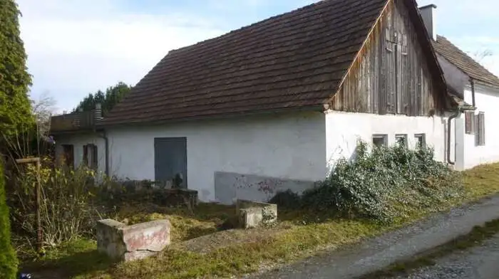 Auf der Immobilienplattform "Willhaben" findet man derzeit ein 90 Quadratmeter großes Bauernhaus in Ottendorf an der Rittschein.