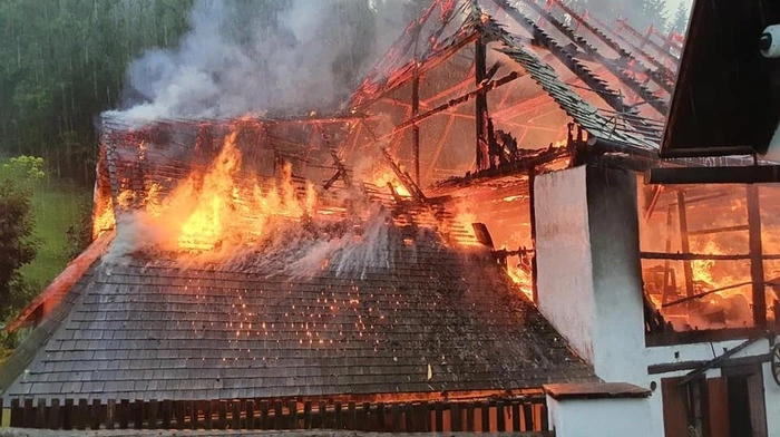 Blitzschlag dürfte den Brand ausgelöst haben