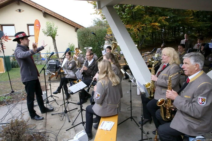 Übrigens: Für den musikalischen Aufputz sorgten der Musikverein St. Georgen/Längsee (Leitung Heinz Gritzner), ... 