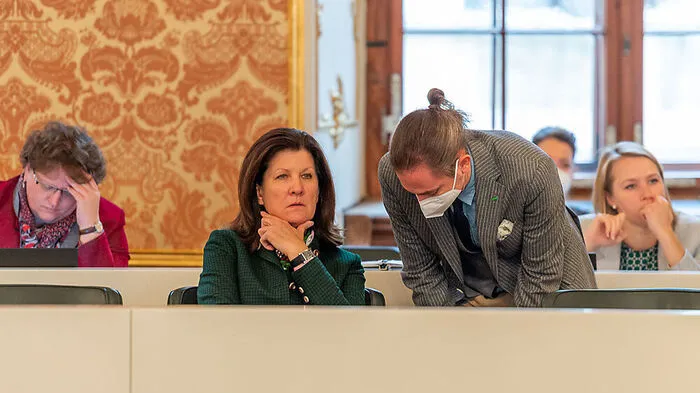 VP-Klubchefin Riener und Landtagskollegen