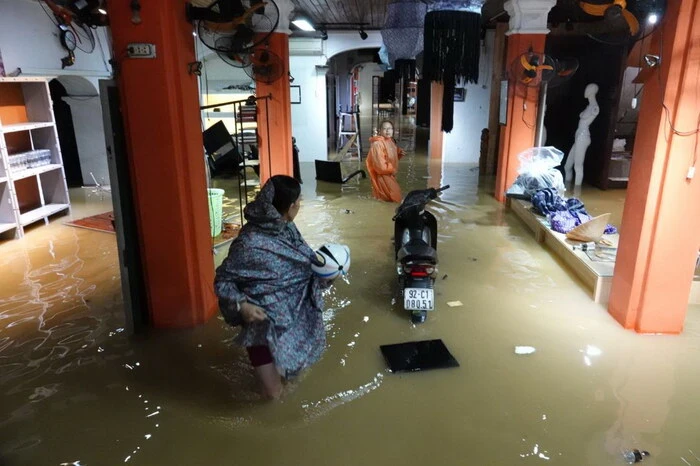 Etwa 116.000 Gebäude wurden überflutet oder zerstört.