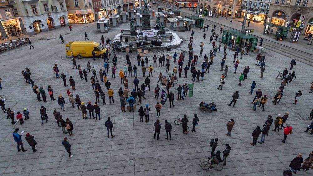 Friedlicher Studentenprotest am Grazer Hauptplatz