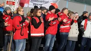 Kämpferisch zeigten sich Beschäftigte und Gewerkschaft in Arnoldstein