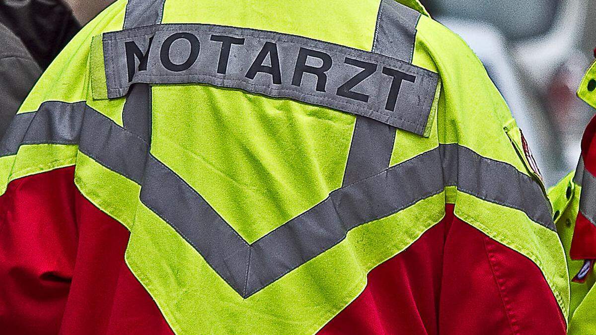 Die Erstversorgung des Verletzten übernahm der Notarzt des Roten Kreuzes