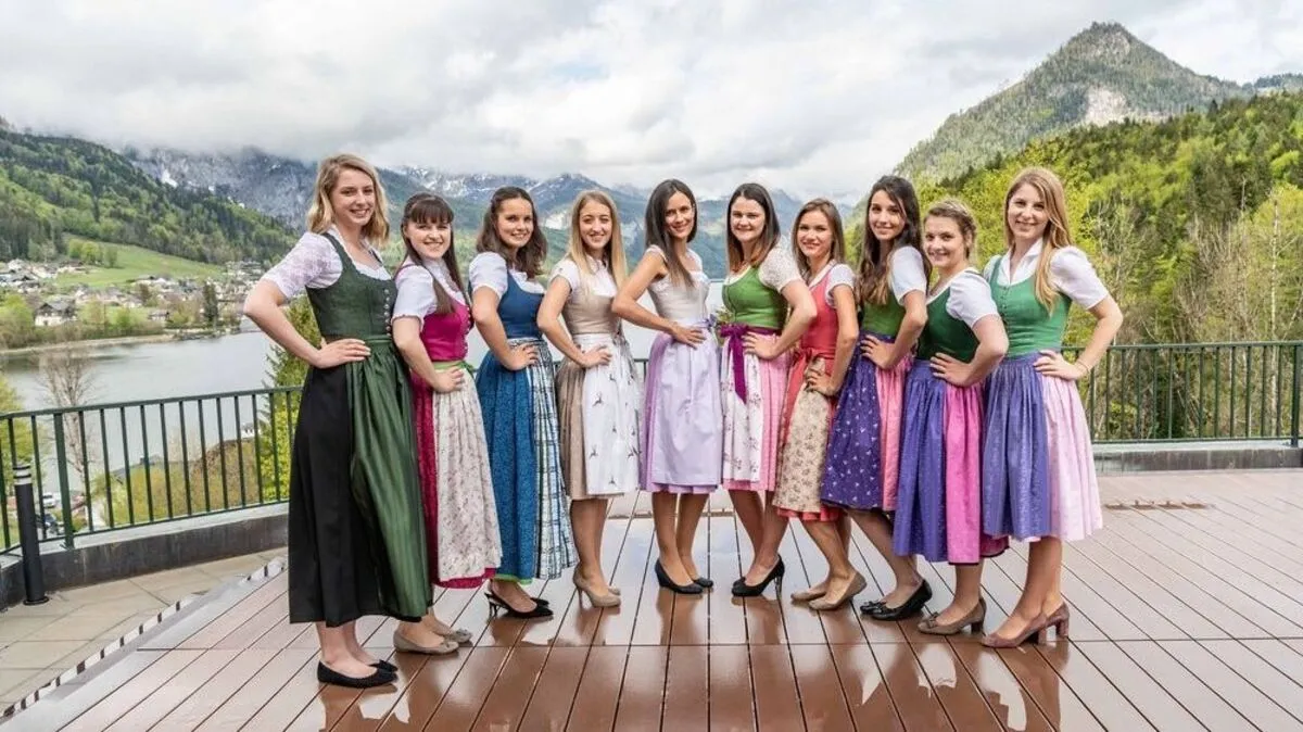 Verena Loderbauer, Ulrike Aigner, Ulrike Gräfner, Angelika Moisl, Melanie Lettner, Veronika Giselbrecht, Marlene Egger, Ines Borth, Lisa Marie Schmid und Sabrina Kranabitl stehen im Finale der Wahl zu den Narzissenhoheiten 2019