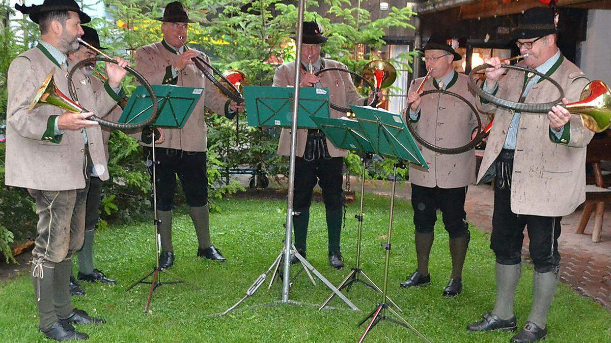 Spittaler Jagdhornbläser unter Hornmeister Franz Pusavec (rechts)