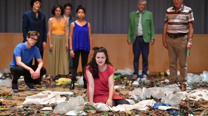 Ihre Spezialität: partizipative Theaterprojekte in ganz Europa. Unter dem Namen "600 Highwaymen" haben die US-Amerikaner Abigail Browde und Michael Silverstone sich "Kasimir und Karoline" vorgeknöpft.