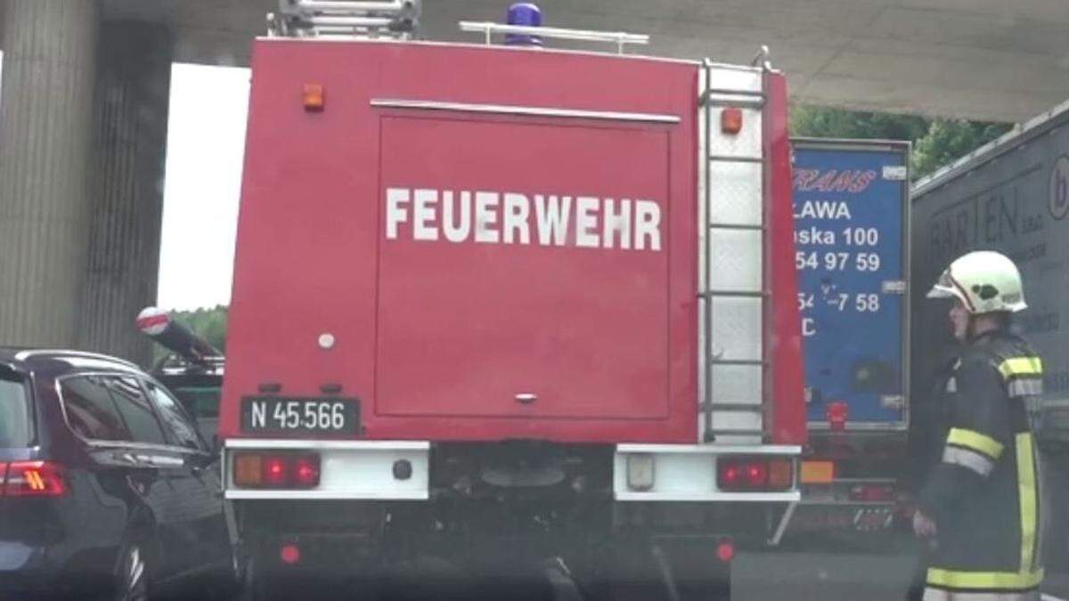 Die Feuwehr brauchte 15 Minuten für eine 1,5 Kilometer lange Anfahrt. 