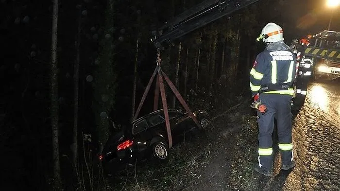 Der Lenker kam von der Landesstraße zwischen Afling und Södingberg ab