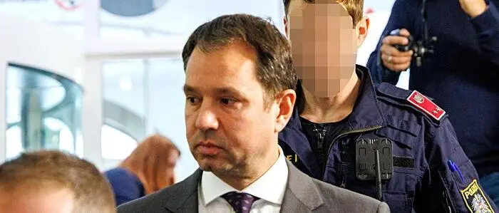 Kronzeuge Thomas Schmid bei seinem Auftritt vor Gericht