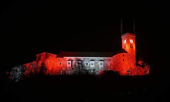 Auch beleuchtet: die Burg von Ljublijana
