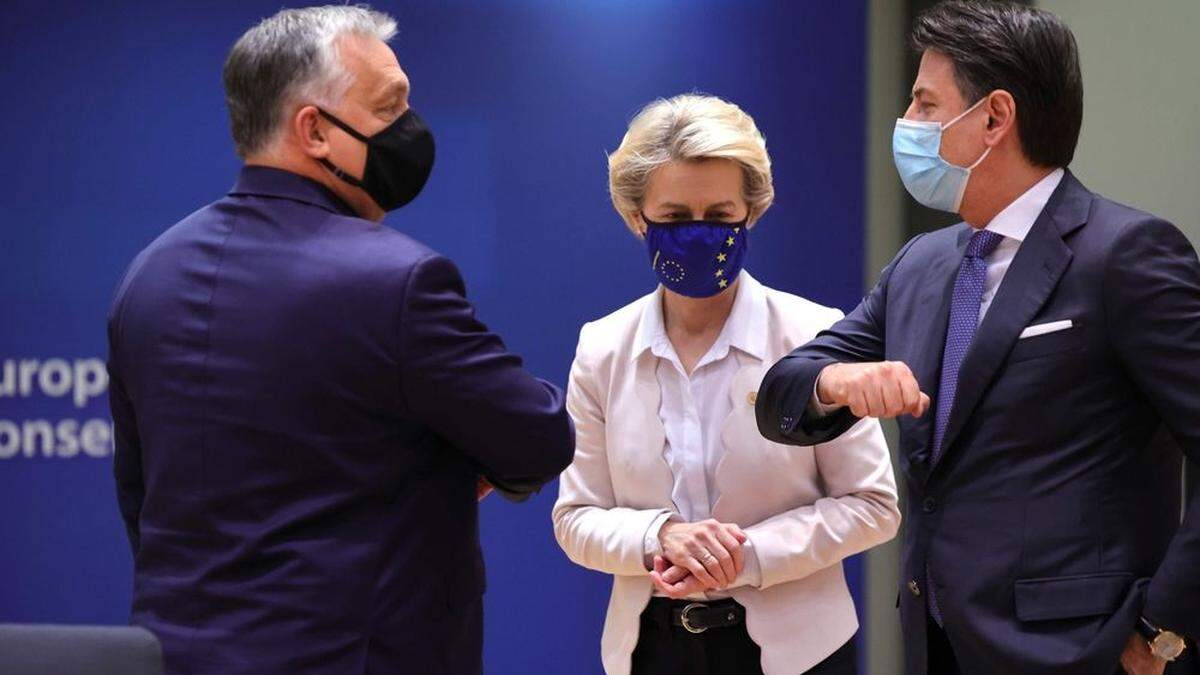 Viktor Orbán, Ursula von der Leyen und Giuseppe Conte beim EU-Gipfel in Brüssel