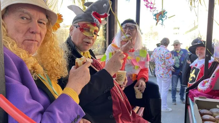 Um Punkt 14 Uhr eröffnete die Jury mit Bürgermeisterin Elke Florian den Faschingsumzug in Judenburg.