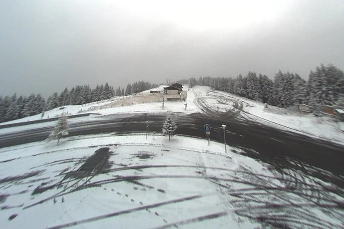 Winterliche Fahrverhältnisse gab es heute früh auf dem Gaberl.
