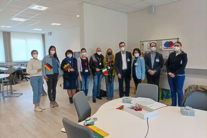 Das Lehrerteam der sechs Länder.