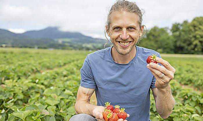 Daniel Dörfer bietet seinen Kunden neben Erdbeeren seit drei Jahren auch Himbeeren zum Selbstpflücken
