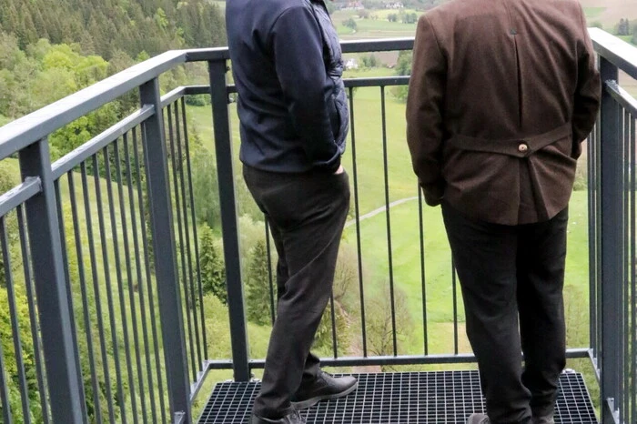 Besonders der „Skywalk“ rund 100 Meter über der Erde kommt bei Jung und Alt bestens an. 
