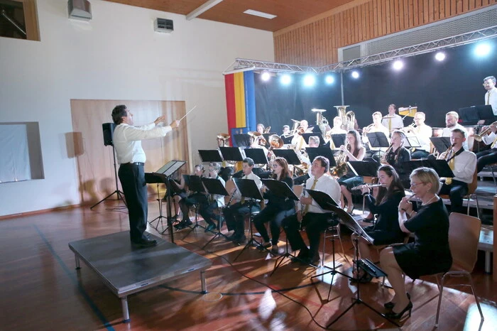 Neben der 28 Mann/Frau starken Kapelle (Leitung: Mauro Meroi) wirkte weiters die Musikschule Guttaring unter der Leitung von Silvia Kienberger mit.
