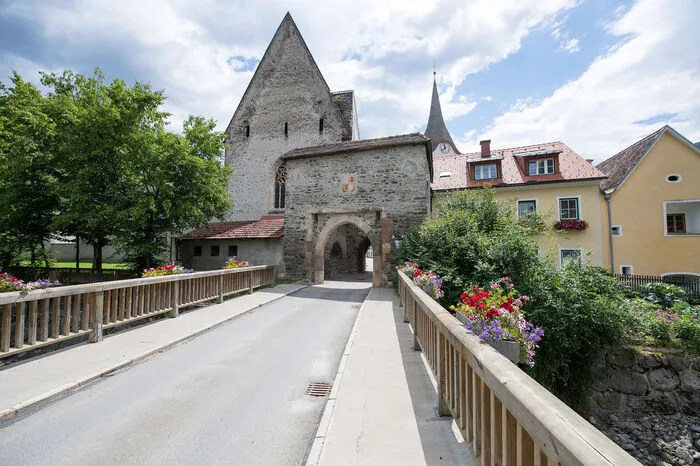 Stadtmauer mit Toren und Wehrtürmen, Oberwölz