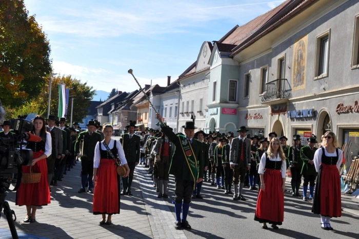 Wie berichtet erfolgte die Übersiedlung in das umfassend sanierte Haus am Hauptplatz 4 bereits im Sommer, in die bisherigen Amtsräume am Hauptplatz 1 sind Tourismusbüro, Naturparkverein und Natur.Lese.Museum eingezogen.