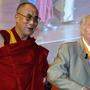 Der 2006 verstorbene Heinrich Harrer (rechts) mit Dalai Lama 