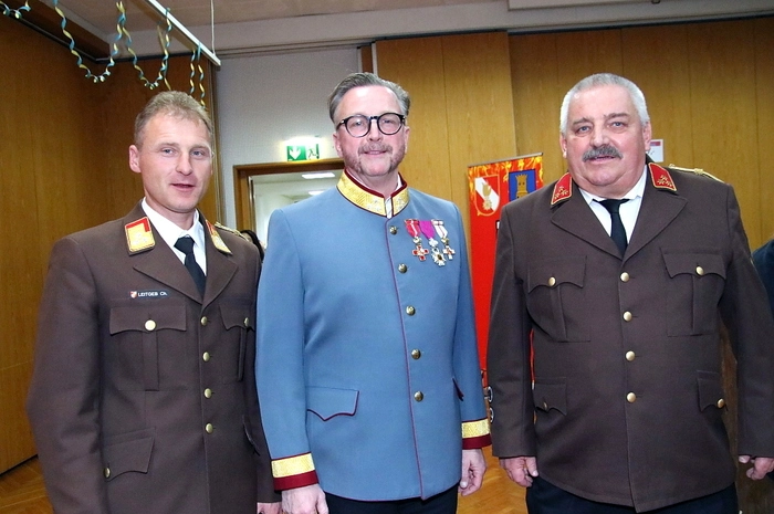 Unter den Gästen waren auch Landesfeuerwehrrat Christian Leitgeb und Bürgermeister Helmut Linhart.