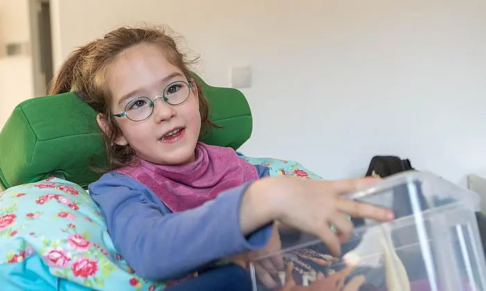 Katharina bekommt in den nächsten Wochen ihren Computer mit Augensteuerung