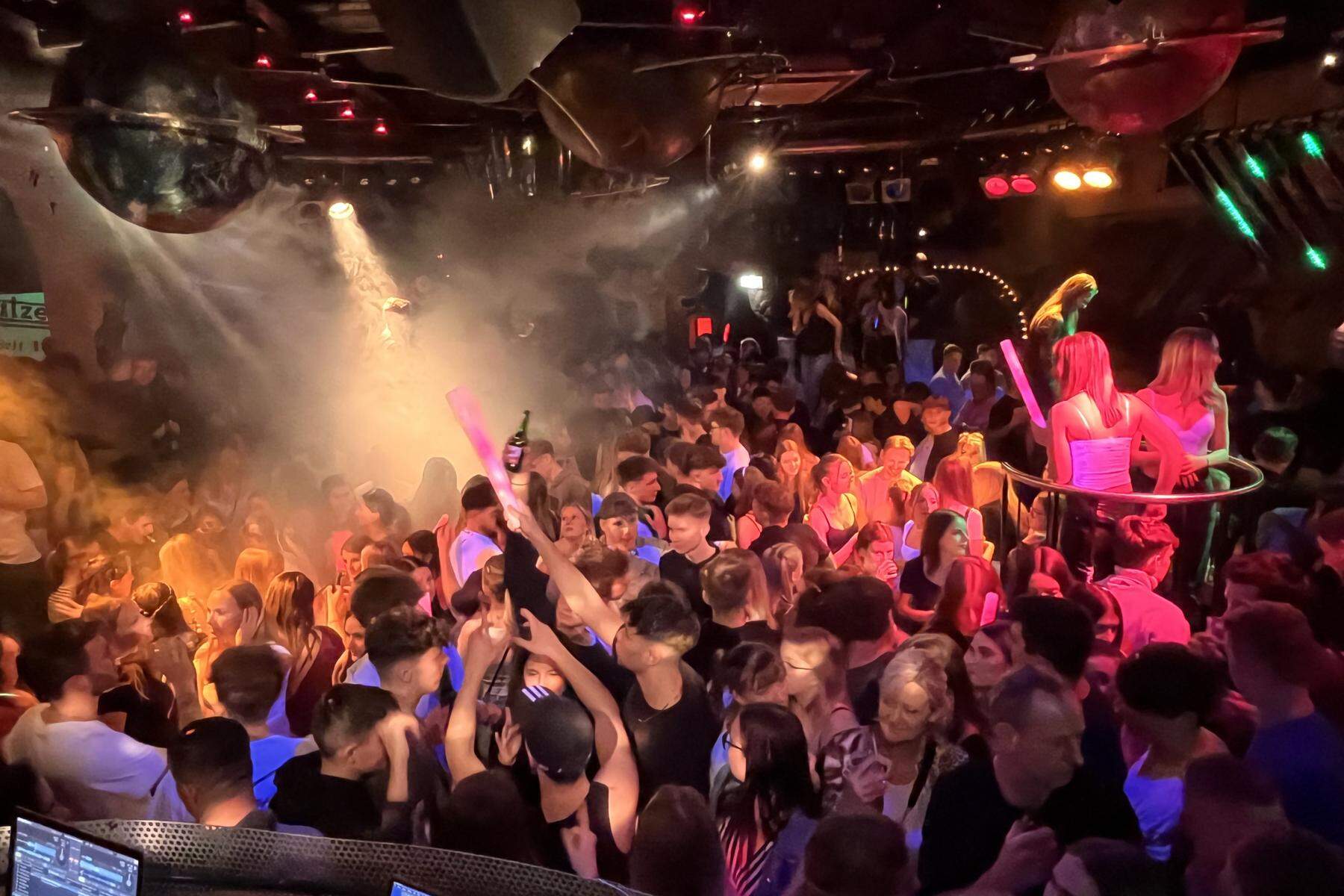 Seltene Partynacht: „Bumm voll“: Volle Disco-Party im Granitzer