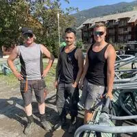Die Kreischberg-Mitarbeiter Mario Höfl, Armin Weilharter und Tobias Hofer im „Sesseleinsatz“
