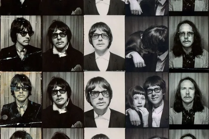 Selbstporträts aus dem Fotoautomaten mit Libgart Schwarz. Mit ihr war er von 1967 bis 1994 verheiratet, getrennt hat man sich bereits 1974. Tochter Amina lebte vorwiegend beim Vater. Zu sehen waren die Automatenbilder im Österreichischen Theatermuseum bei der Ausstellung zum 70. Geburtstag von Handke.