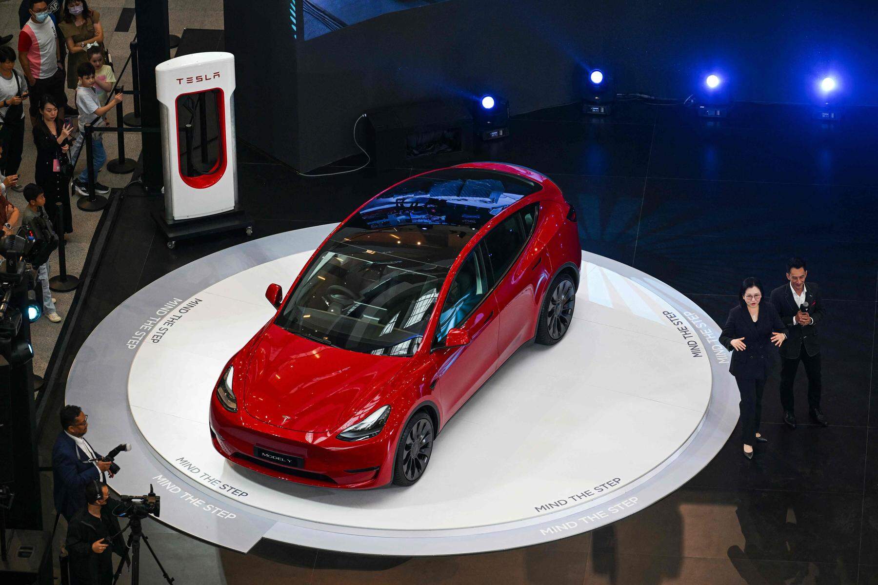 Model 3 und Model Y  Probleme mit Lenkung: US-Behörde untersucht 280.000  Autos von Tesla