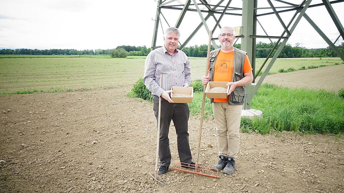 Josef Reiter-Haas und Werner Kammel bringen Insektenfreundliches Saatgut aus 