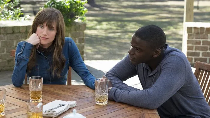 50. Get Out (2016) von Jordan Peele. Dieser Horrorfilm erzählt eigentlich die Geschichte, wie sich der alltägliche Rassismus für einen Afroamerikaner anfühlt. Ein Film über ganz realen Horror, voller Spannung und Witz und mit einer genialen Schlusspointe gegen jegliche Genre-Erwartung. Gruselfaktor 7/10.