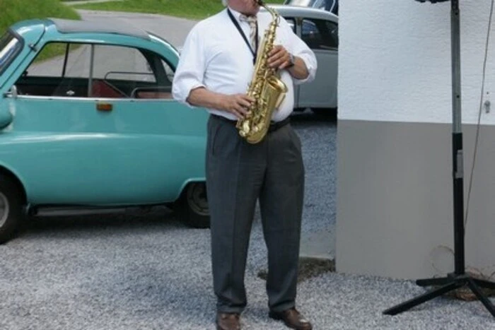 Der Gastgeber, Detlef Beisiegel, griff später selber zum Saxofon.
