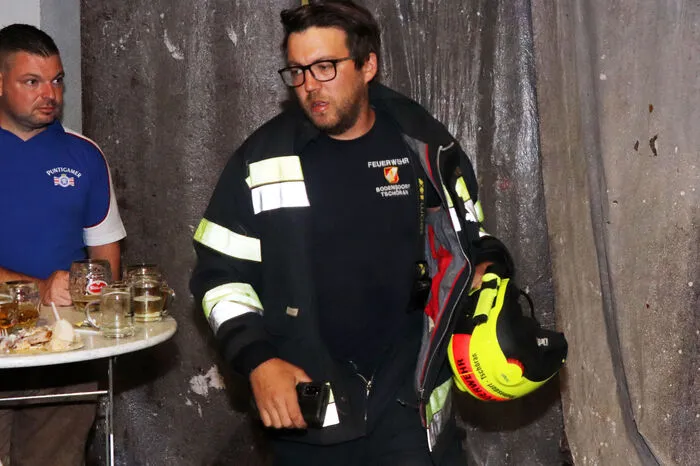 Leider mußten Feuerwerkameraden zwischendurch zu Unwettereinsetzen ausrücken!!