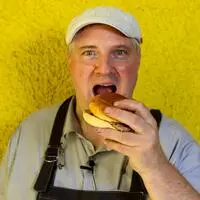 Lust auf ein aromatisches Rendezvous mit einer Nonna, die heimlich Fast Food liebt? Josef Mosshammer macht vor wie es geht.