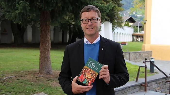 Franz Troyer (54), Stadtpfarrer: „Nicht ändere dein Leben, sondern lebe deine Änderung: Die Fastenzeit nutze ich daher, um zu schauen, ob ich wirklich das tue, was ich mir vorgenommen habe. Heuer geht mein Blick in der Fastenzeit besonders auf jene Menschen, denen es schlecht geht. Körperlich Essen fasten ist mir nicht so wichtig. Aschermittwoch und Karfreitag nehme ich aber sehr ernst.“