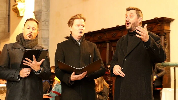 Unter dem Motto „Stiller Advent“ luden das „Vokalensemble Kärnten“ (Franz Josef Isak), „Die Rosentaler“ (Thomas Tischler) und der Jugendchor Tanzenberg (Sylvia Steinkellner) in die Stadtpfarrkirche. 