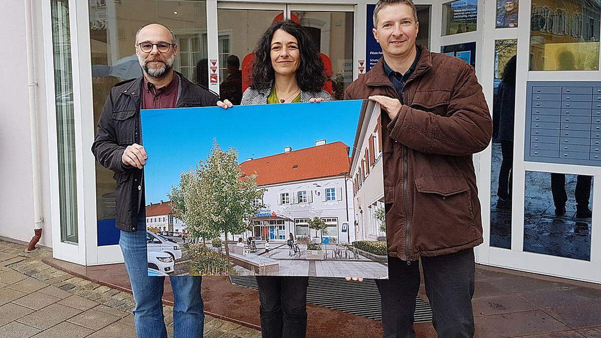 Grünen-Klubobfrau Sandra Krautwaschl mit den Fehringer Gemeinderäten Dieter Dirnbauer (l.) und Ernst Heuberger