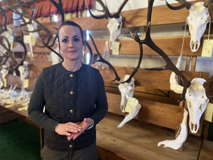 Sie schaut, dass alles seine Ordnung hat.: Julia Wilhelm, Sekretärin im Jagdamt Weiz (und natürlich auch selbst Jägerin)