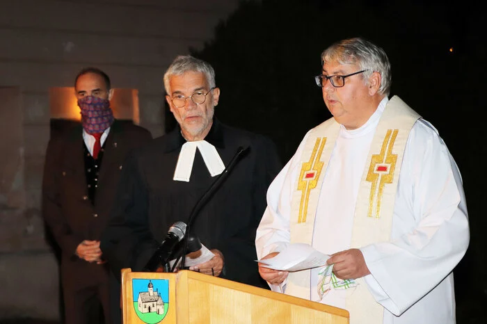 Den Kirchlichen Teil gestalteten Stadtpfarrer Bruder Wolfgang Gracher und der Evangelische Pfarrer Martin Müller.