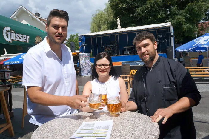 Das Festkomitee mit Christof, Julia und Markus Baumgartner