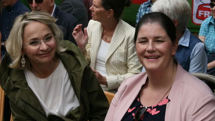 Bürgermeisterin Elisabeth Blanik und Bezirkshauptfrau Olga Reisner war die Errichtung des Tierheimes ein großes Anliegen.