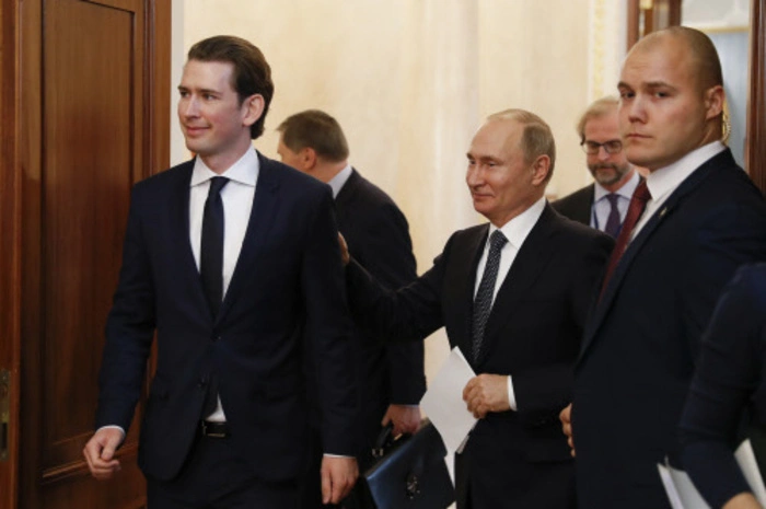 "Sachlich und konstruktiv" sei das Gespräch verlaufen, sagt Putin höflich.