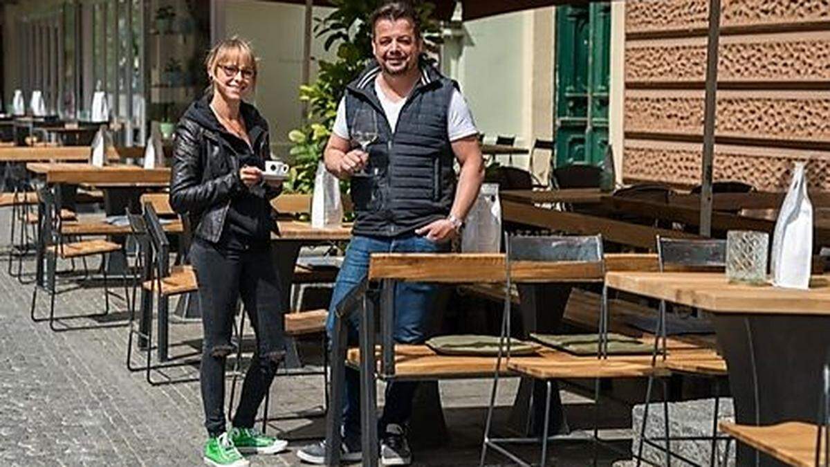 Barista's: Sabrina Hofer und Stephan Pensold mit dem neuen Gastgarten