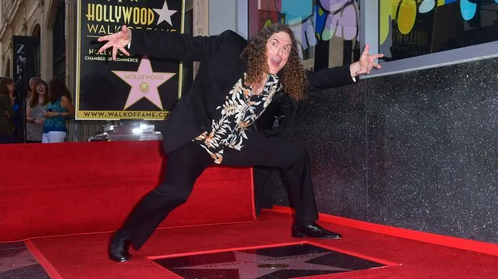 Er ist vor allem für seine Parodien von Pop- und Rocksongs bekannt: der US-Komiker "Weird Al" Yankovic.