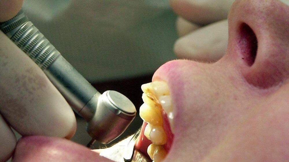 In der Affäre um Zahnarzt gibt es bohrende Fragen an Ex-Richter