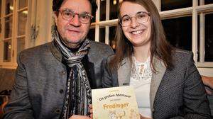 Lisa Hörting präsentiert mit ihrem Partner Karl Lenz ihr neues Buch über die Abenteuer ihres Katers